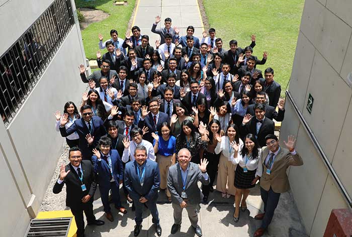 OSIPTEL reconoce a becarios que ocuparon primeros puestos en programa de extensión universitaria en telecomunicaciones