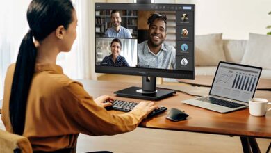 ViewSonic presenta monitores premium con cámara web emergente para videoconferencia