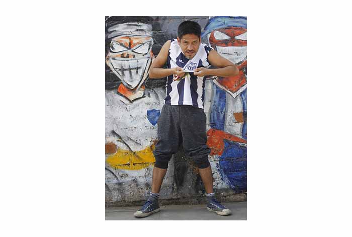 BARRUNTO: FÚTBOL, SALSA EN VIVO, TRAGEDIA Y TODO LO QUE SE VIVE EN LA BARRA DE ALIANZA LIMA LLEVADO AL TEATRO