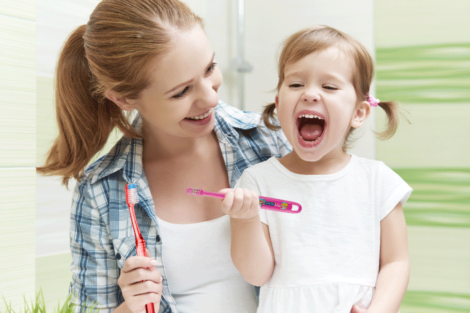 ¿Cómo fomentar en los niños una adecuada rutina de higiene bucal desde pequeños?