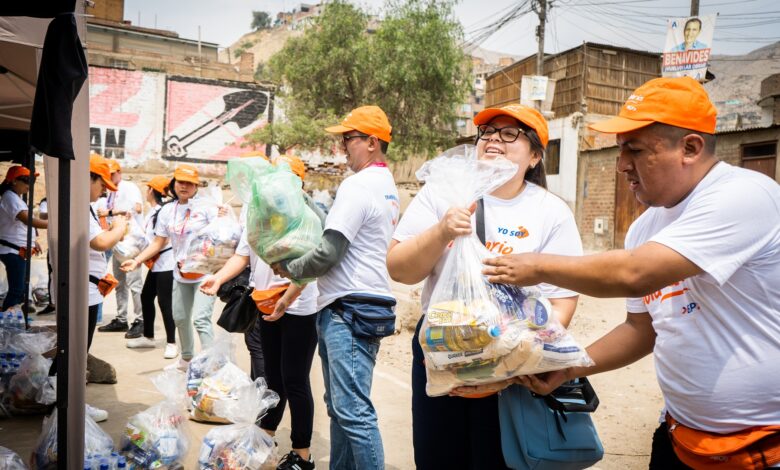 3,800 personas de Lima, Piura y Trujillo afectadas por las lluvias y huaicos recibieron productos de primera necesidad