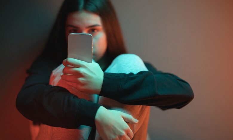 ¿Están seguros los niños y adolescentes en las redes sociales?