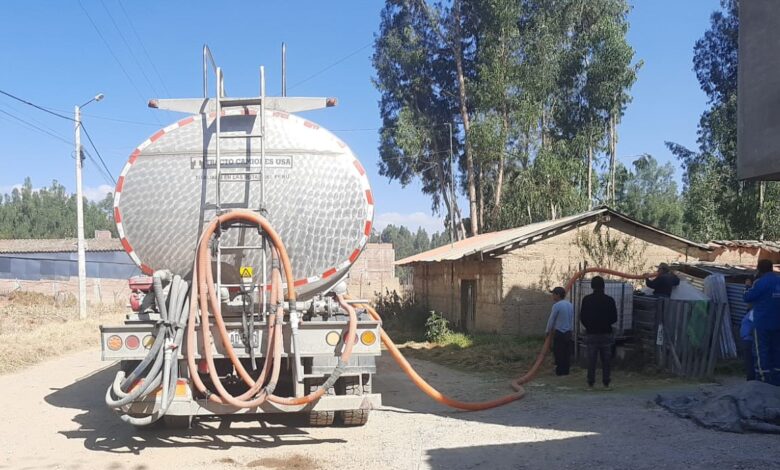 MVCS: desplazan cisterna de 9 mil galones para dotar de agua potable a población desabastecida de Huancayo