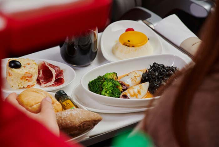 Iberia renueva el servicio a bordo para conseguir una experiencia de viaje más sostenible y digital