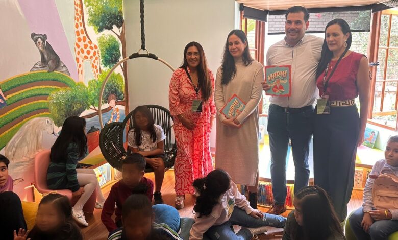 Niños con discapacidad visual y auditiva disfrutaron de una mañana de arte en ‘La Librería’ de Casacor 2023
