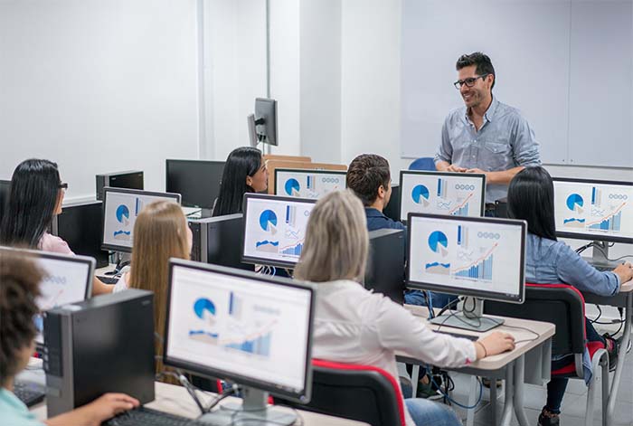 Beca SAS 2023: Formando a futuros líderes peruanos en analítica y TI