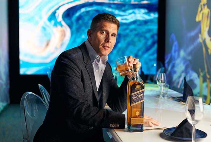 Johnnie Walker Blue Label se inspira en los versos de “Fina Estampa” de Chabuca Granda para celebrar el Día del Padre