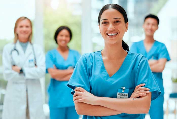 Cinco recomendaciones para fomentar la equidad e innovación de las profesionales de la salud