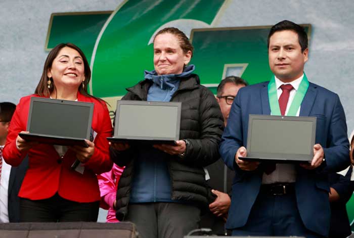San Marcos: Proyecto de Tecnologías de la Información de Antamina entrega laptops a todos los escolares del distrito