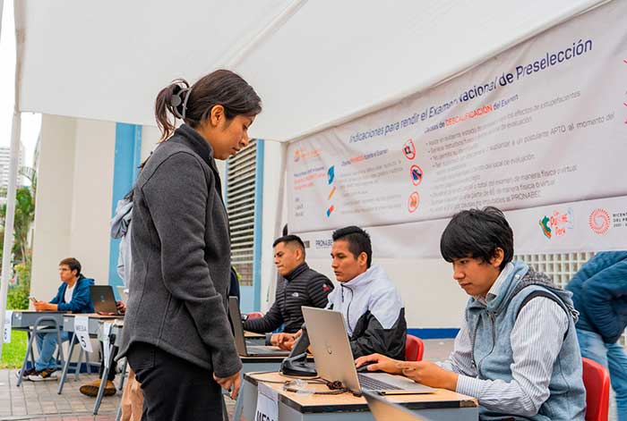 Más de 5000 postulantes a Beca Hijos de Docentes 2023 rindieron el Examen Nacional de Preselección del Pronabec