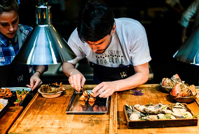 “Lima: La reina de la enogastronomía y cuna de brillantes cocineros”, un destino recomendado por la conocida revista italiana Donna Moderna.
