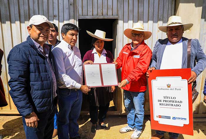 Familias de Combayo se convierten en propietarios gracias a campaña "Cofopri en tu distrito" que llegó al distrito de La Encañada en Cajamarca