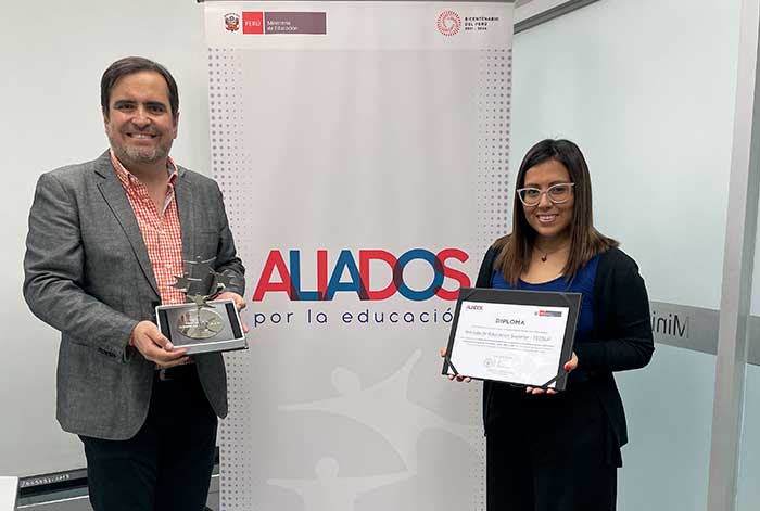 Tecsup recibe reconocimiento de MINEDU tras capacitar a más de 4 mil docentes