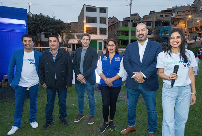 DIRECTV llevó el cine a más de 2000 vecinos de Pamplona Alta en San Juan de Miraflores