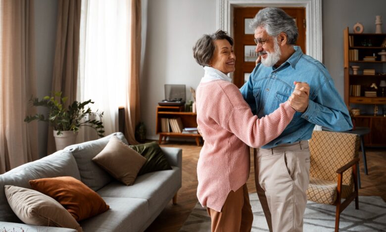 Día del Adulto Mayor: Rompiendo estereotipos sobre el envejecimiento