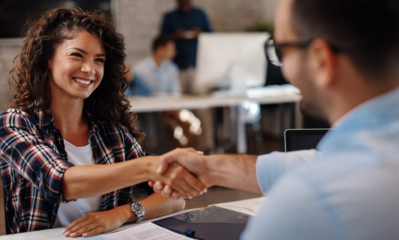 Innovación en la contratación Entry Level: ¿Cómo las empresas están atrayendo a los jóvenes talentos?