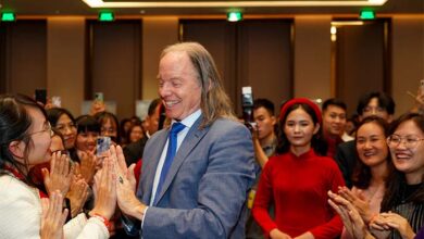 Conoce a Michael Roach, el reconocido empresario que fundó una empresa valorizada en 500 millones de dólares basándose en filosofía milenaria y el bien común