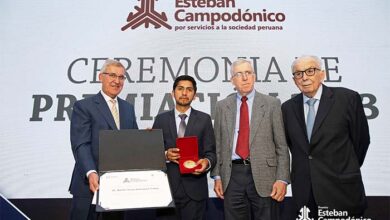 El profesor Walter Velásquez recibe el Premio Campodónico 2023