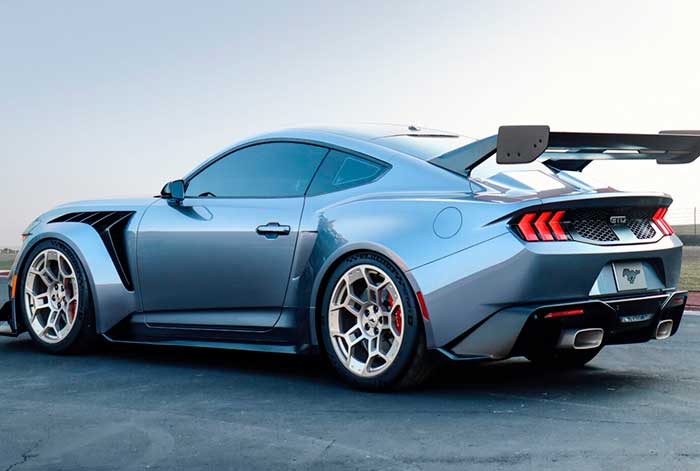 El primer Mustang GTD de la historia: Impulsado por tecnología de clase mundial, homologado para su uso en carreteras y listo para vencer a los mejores
