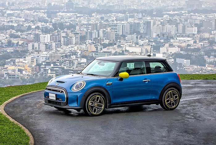 scotiabank premia a sus clientes con la oportunidad de ganar un auto de lujo 100% eléctrico