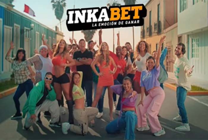 Cuto Guadalupe se luce bailando con Gabriela Serpa y Ximena Peralta en nuevo comercial en la previa al primer partido de Perú