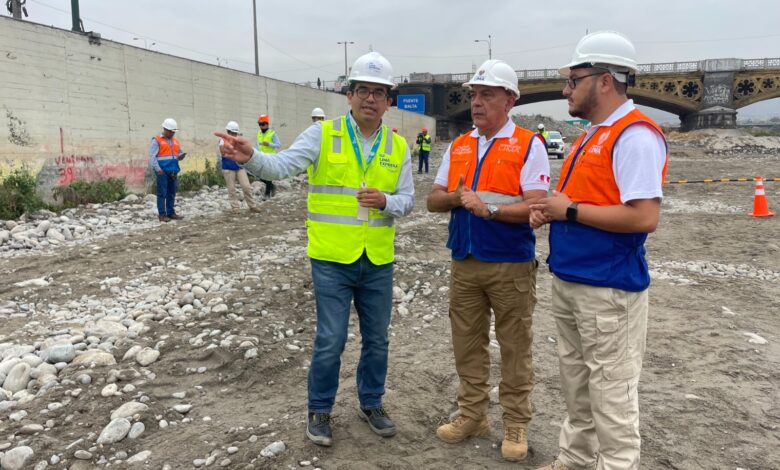 Lima Expresa y Municipalidad de Lima trabajan en el mantenimiento del cauce del río Rímac por la seguridad de conductores y vecinos