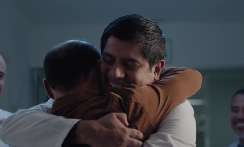 Un canto de emoción: El papel fundamental del acompañamiento médico y asistencial en la lucha contra el cáncer