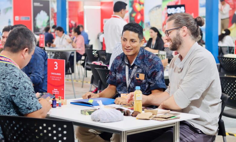Compradores de 15 mercados participan en rueda comercial de Expo Amazónica 2023