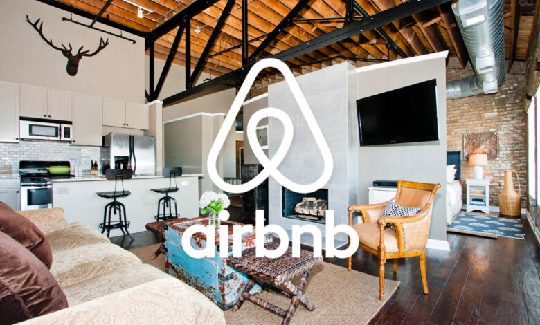Airbnb anuncia tarifas más bajas y mejoras en la plataforma