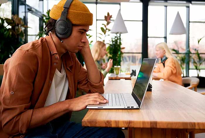 La importancia de la ergonomía a la hora de elegir unos auriculares