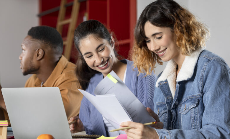 ¿Trabajas y estudias? Conoce cuáles son las carreras de corta duración con mayor demanda en el mercado laboral