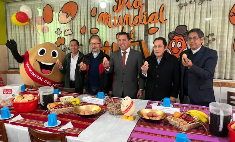 Presidente de la Asociación Peruana de Avicultura y viceministro de agricultura aseguran que producción de huevos está asegurada hasta fin de año