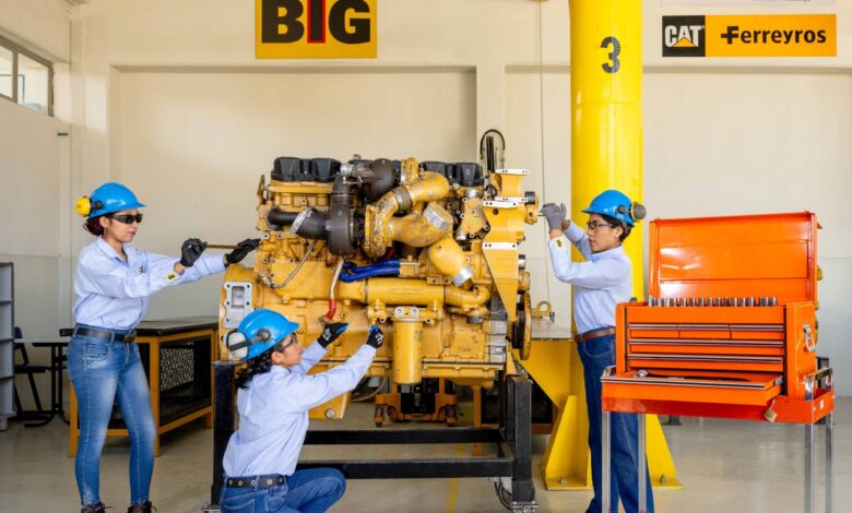 Técnicas graduadas con la beca DreamBIG de Ferreyros marcan hito mundial