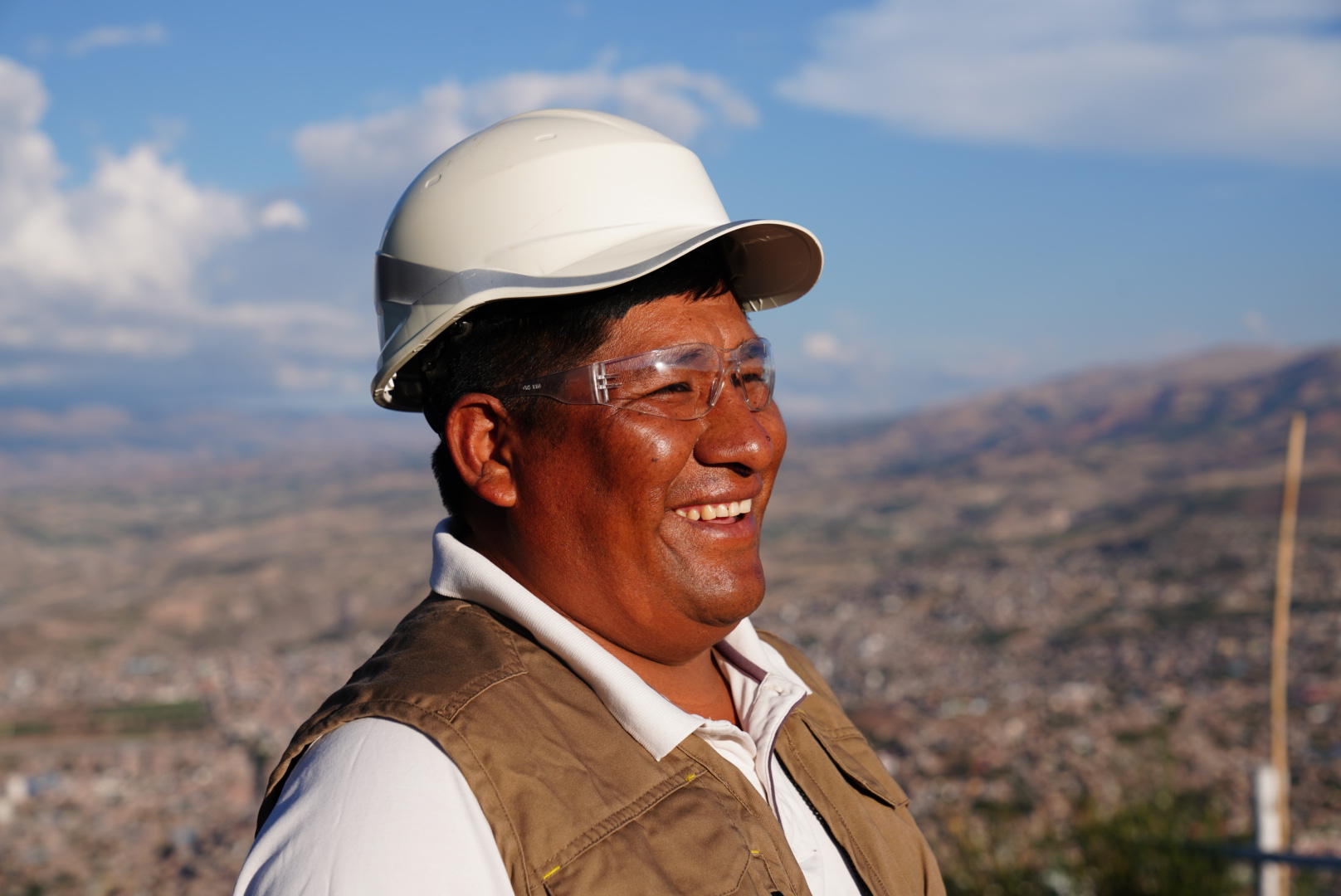 Cemento Andino lanza documental en homenaje a maestros de obra y sus ...