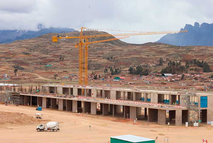 Ministro Pérez Reyes inspeccionó avance de obras del Aeropuerto Internacional de Chinchero en Cusco
