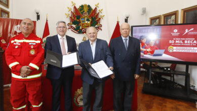 Bomberos del Perú recibirán 50 mil becas de la Fundación Romero para continuar su formación integral