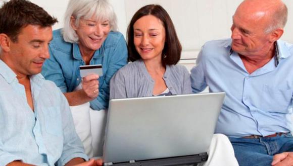 68% de las personas mayores de 50 años cumplen puntualmente con el pago de sus deudas