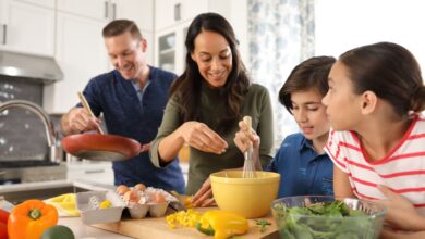 Comparte tiempo en familia preparando la cena de Fin de Año