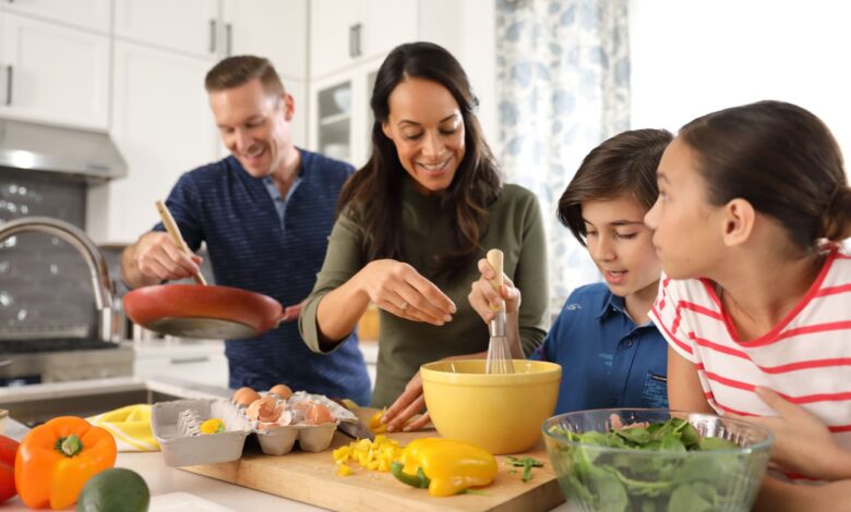 Comparte tiempo en familia preparando la cena de Fin de Año