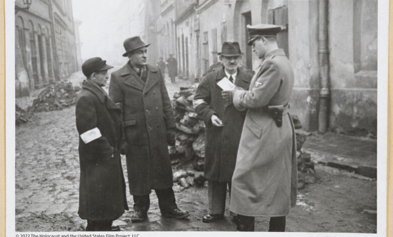 La docuserie The U.S. and the Holocaust, disponible en DGO, ganó un premio Emmy