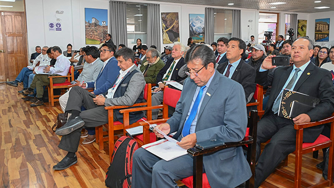 MTC invertirá más de S/ 900 millones en construcción y mejoramiento de carreteras y aeropuertos en Cusco