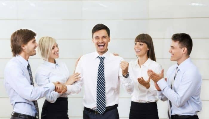Mayoría de trabajadores peruanos encuestados prefieren los reconocimientos frente a su equipo y directivos