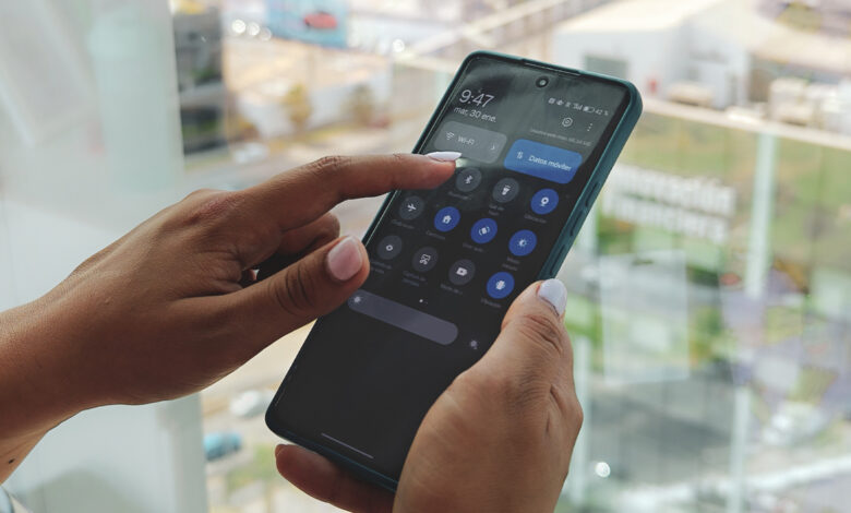 Verano 2024: Cuatro consejos útiles para extender la batería de tu smartphone en viajes largos