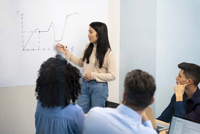 ¿Buscas destacar en tu primer empleo? 5 competencias claves que las empresas de hoy buscan