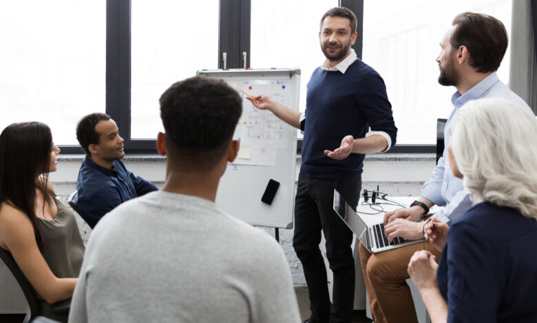 El 59% de alumnos matriculados en instituciones de educación técnica son mujeres, pero los hombres tienen más trabajo