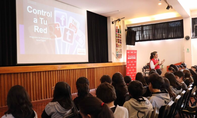 Más de 20 mil estudiantes, docentes y padres en Perú fueron capacitados por Fundación MAPFRE en el uso responsable de Internet