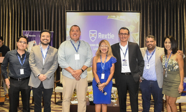 Ejecutivos analizan la situación económica en conversatorio organizado por Rextie
