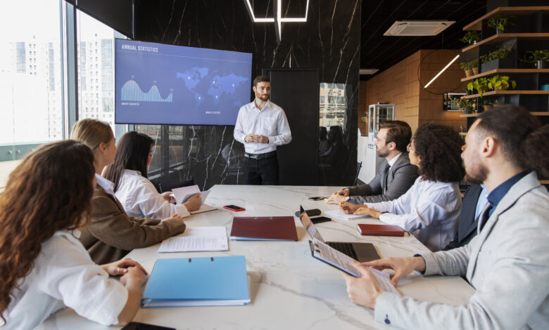 ¿Qué criterios se emplean para elegir al directorio en la era tecnológica?