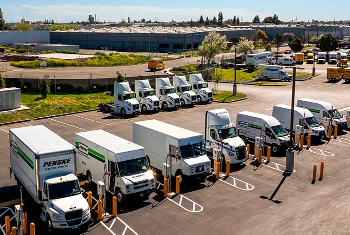 Hitachi Energy y Penske lanzan programa piloto de carga de camiones eléctricos a gran escala