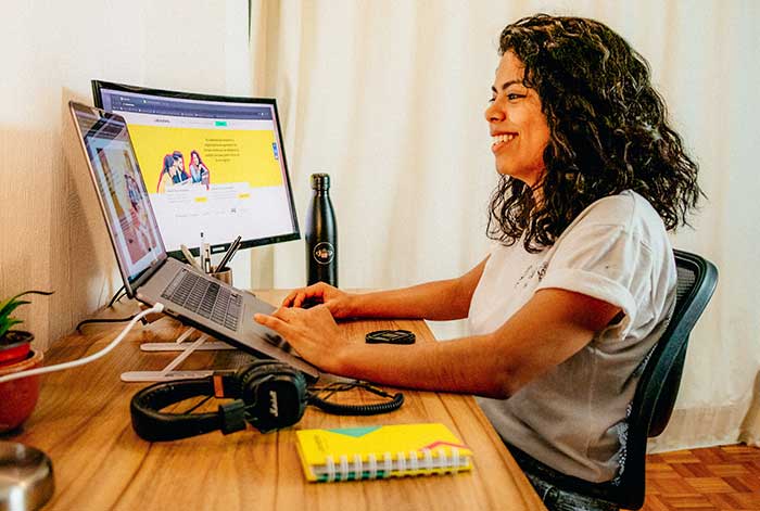 Open English dona más de US$400 mil en becas a Laboratoria